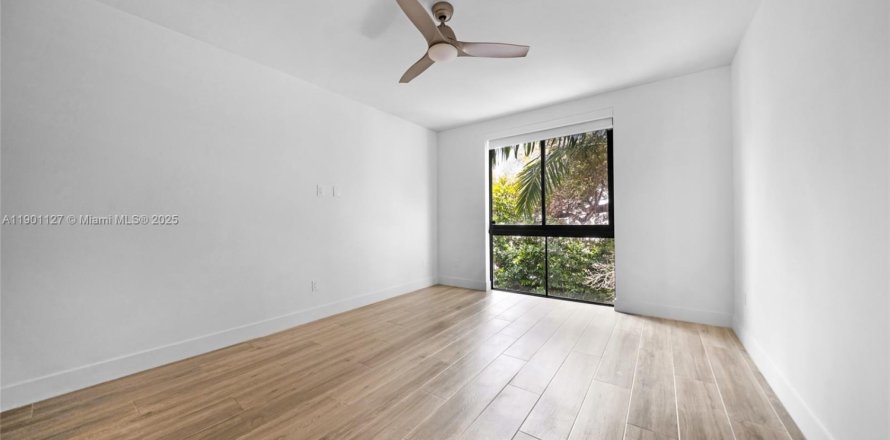 Villa ou maison à Miami, Floride 2 chambres, 147.99 m2 № 1952259