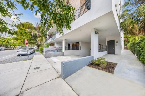 Villa ou maison à louer à Miami, Floride: 2 chambres, 147.99 m2 № 1952259 - photo 9