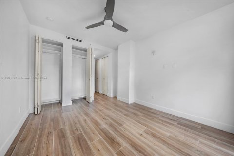 Villa ou maison à louer à Miami, Floride: 2 chambres, 147.99 m2 № 1952259 - photo 29