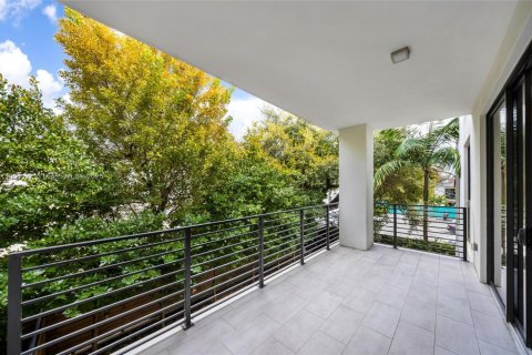 Villa ou maison à louer à Miami, Floride: 2 chambres, 147.99 m2 № 1952259 - photo 22