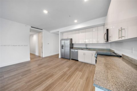 Villa ou maison à louer à Miami, Floride: 2 chambres, 147.99 m2 № 1952259 - photo 4