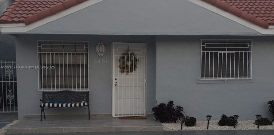 Villa ou maison à Hialeah, Floride 3 chambres, 83.52 m2 № 1970618