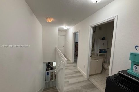 Townhouse in Miami, Florida 3 bedrooms, 145.48 sq.m. № 2067802 - photo 7