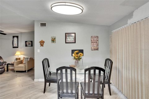 Villa ou maison à vendre à Largo, Floride: 2 chambres, 99.87 m2 № 1786013 - photo 16