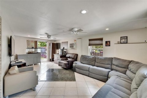 Villa ou maison à vendre à Largo, Floride: 2 chambres, 99.87 m2 № 1786013 - photo 7