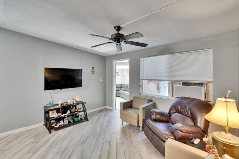 Villa ou maison à vendre à Largo, Floride: 2 chambres, 99.87 m2 № 1786013 - photo 13