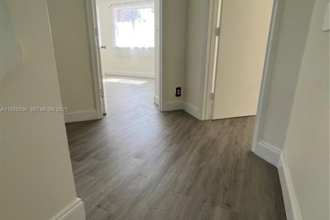 Villa ou maison à louer à Coral Springs, Floride: 4 chambres, 174.01 m2 № 1986454 - photo 10