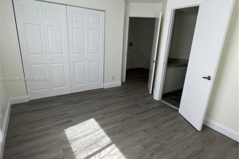 Villa ou maison à louer à Coral Springs, Floride: 4 chambres, 174.01 m2 № 1986454 - photo 18