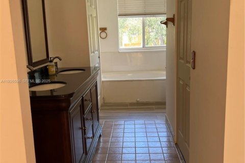 Villa ou maison à louer à Coral Springs, Floride: 4 chambres, 174.01 m2 № 1986454 - photo 11