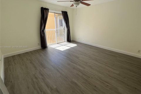 Villa ou maison à louer à Coral Springs, Floride: 4 chambres, 174.01 m2 № 1986454 - photo 3