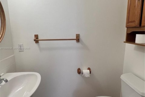 Villa ou maison à louer à Coral Springs, Floride: 4 chambres, 174.01 m2 № 1986454 - photo 6