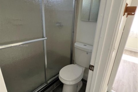 Villa ou maison à louer à Coral Springs, Floride: 4 chambres, 174.01 m2 № 1986454 - photo 19