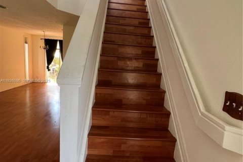 Villa ou maison à Coral Springs, Floride 4 chambres, 174.01 m2 № 1986454