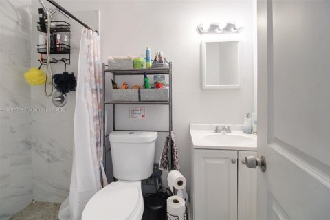 Casa en venta en Miami, Florida, 4 dormitorios, 139.91 m2 № 1953519 - foto 9