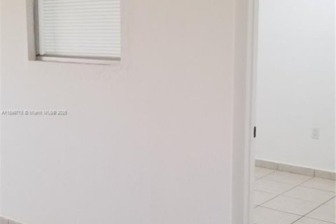 Снять в аренду кондоминиум в Норт-Майами-Бич, Флорида 2 спальни, 65.03м2, № 1950906 - фото 11