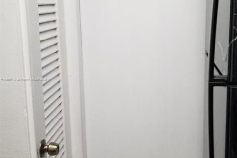 Снять в аренду кондоминиум в Норт-Майами-Бич, Флорида 2 спальни, 65.03м2, № 1950906 - фото 9