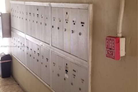 Снять в аренду кондоминиум в Норт-Майами-Бич, Флорида 2 спальни, 65.03м2, № 1950906 - фото 20