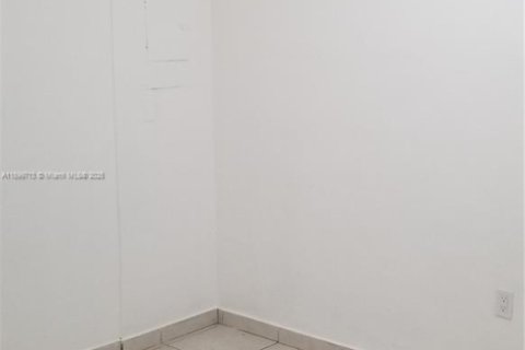 Снять в аренду кондоминиум в Норт-Майами-Бич, Флорида 2 спальни, 65.03м2, № 1950906 - фото 12