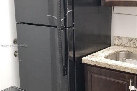 Снять в аренду кондоминиум в Норт-Майами-Бич, Флорида 2 спальни, 65.03м2, № 1950906 - фото 7