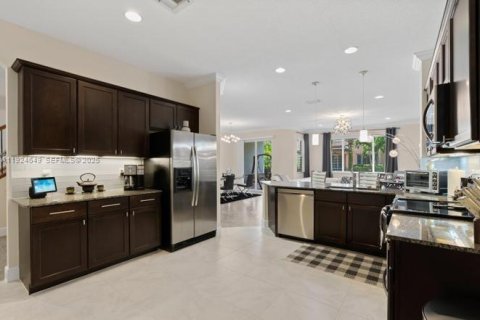 Купить виллу или дом в Уэст-Палм-Бич, Флорида 4 комнаты, 211.63м2, № 1982971 - фото 3