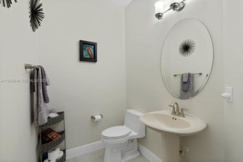 Купить виллу или дом в Уэст-Палм-Бич, Флорида 4 комнаты, 211.63м2, № 1982971 - фото 13