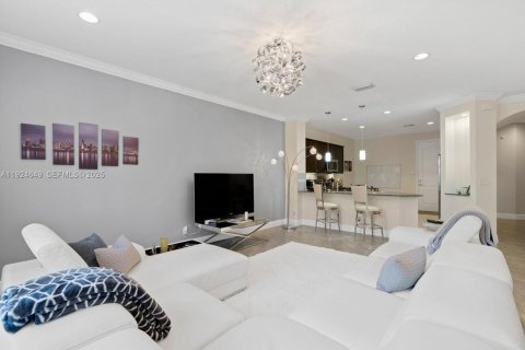 Купить виллу или дом в Уэст-Палм-Бич, Флорида 4 комнаты, 211.63м2, № 1982971 - фото 10