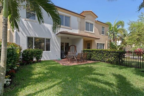 Купить виллу или дом в Уэст-Палм-Бич, Флорида 4 комнаты, 211.63м2, № 1982971 - фото 16