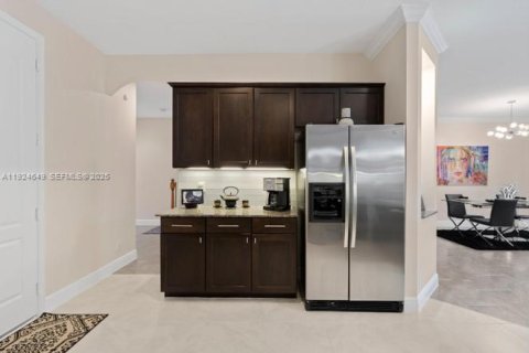 Купить виллу или дом в Уэст-Палм-Бич, Флорида 4 комнаты, 211.63м2, № 1982971 - фото 6