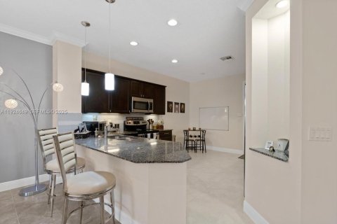 Купить виллу или дом в Уэст-Палм-Бич, Флорида 4 комнаты, 211.63м2, № 1982971 - фото 7