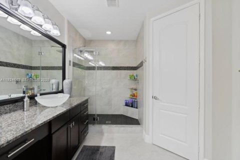 Купить виллу или дом в Уэст-Палм-Бич, Флорида 4 комнаты, 211.63м2, № 1982971 - фото 23