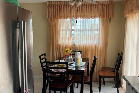 House in Delray Beach, Florida 3 bedrooms, 98.1 sq.m. № 2390221 - photo 10