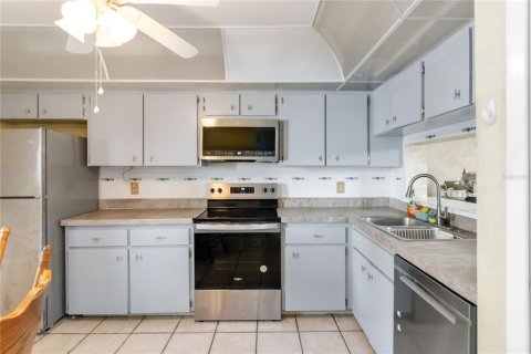Condo in Altamonte Springs, Florida, 3 bedrooms  № 1745492 - photo 10