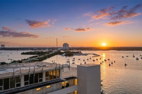 Condominio en venta en North Bay Village, Florida, 1 dormitorio, 733.09 m2 № 2090660 - foto 21