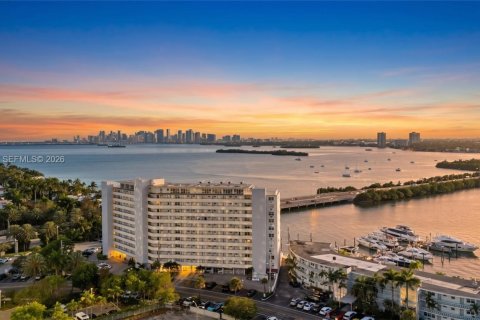 Condominio en venta en North Bay Village, Florida, 1 dormitorio, 733.09 m2 № 2090660 - foto 20