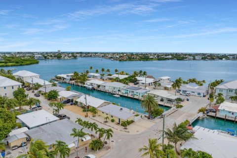Villa ou maison à vendre à Marathon, Floride: 2 chambres, 83.61 m2 № 2082250 - photo 19