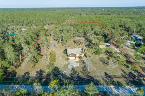 House in Dunnellon, Florida 3 bedrooms, 218.51 sq.m. № 1582557 - photo 3