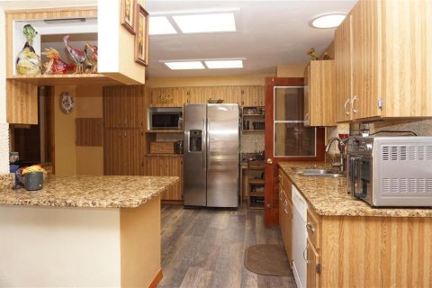 House in Dunnellon, Florida 3 bedrooms, 218.51 sq.m. № 1582557 - photo 20