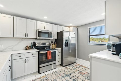 Condo in Punta Gorda, Florida, 2 bedrooms  № 1873346 - photo 12