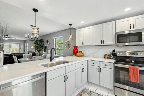 Condo in Punta Gorda, Florida, 2 bedrooms  № 1873346 - photo 10