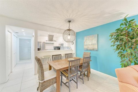 Condominio en venta en Sarasota, Florida, 2 dormitorios, 102.29 m2 № 2211542 - foto 17