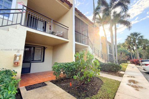 Снять в аренду кондоминиум в Форт-Лодердейл, Флорида 2 спальни, 116.69м2, № 2023486 - фото 2