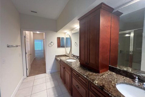 Condo in Gainesville, Florida, 3 bedrooms  № 2212888 - photo 14