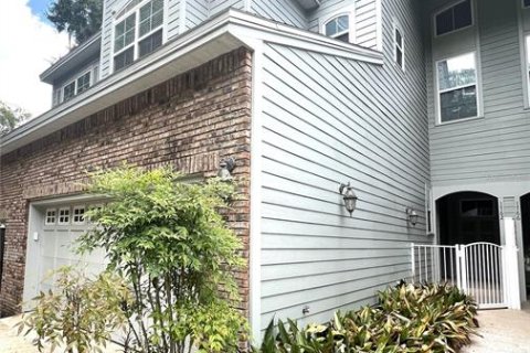 Condo in Gainesville, Florida, 3 bedrooms  № 2212888 - photo 2