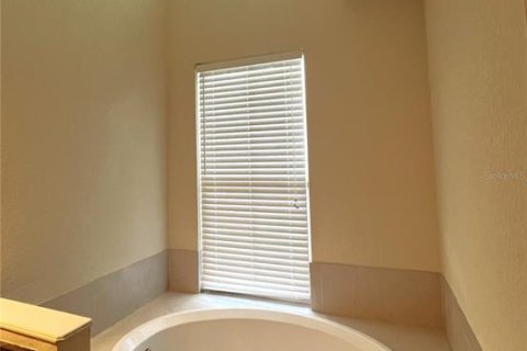 Condo in Gainesville, Florida, 3 bedrooms  № 2212888 - photo 16