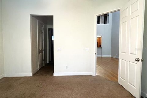 Condo in Gainesville, Florida, 3 bedrooms  № 2212888 - photo 20