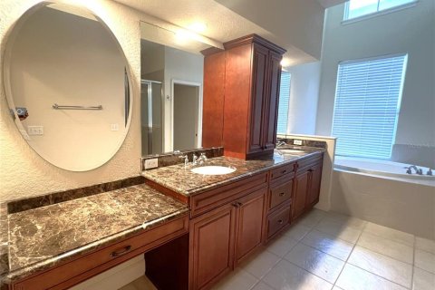 Condo in Gainesville, Florida, 3 bedrooms  № 2212888 - photo 13