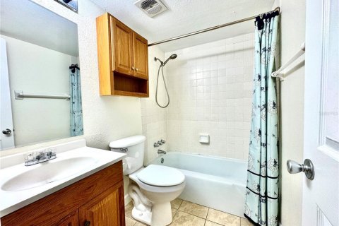 Condominio en venta en Gainesville, Florida, 2 dormitorios, 70.14 m2 № 1781020 - foto 7