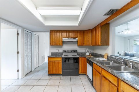 Casa en venta en Altamonte Springs, Florida, 3 dormitorios, 174.84 m2 № 1919568 - foto 9