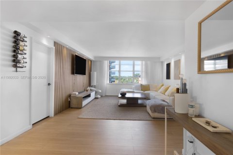 Condominio en alquiler en Miami Beach, Florida, 1 dormitorio, 86.4 m2 № 2052614 - foto 14