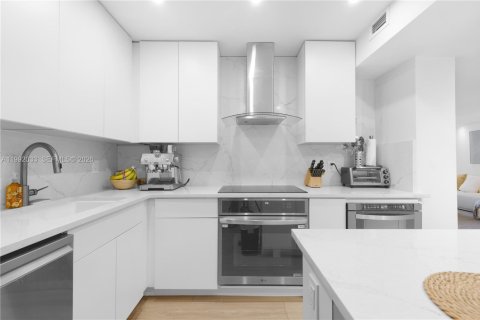 Condominio en alquiler en Miami Beach, Florida, 1 dormitorio, 86.4 m2 № 2052614 - foto 16